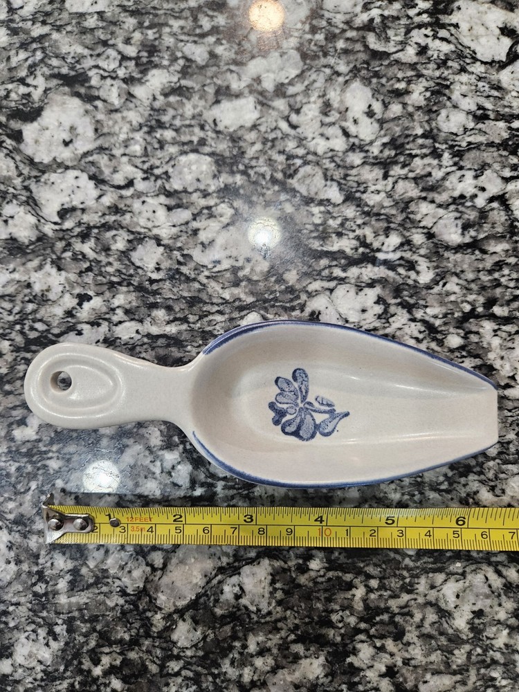 Pfaltzgraff Yorktowne Medium Scoop
