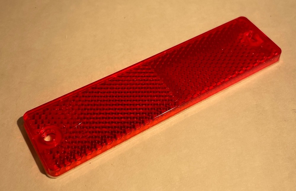 Grote 40132 Rectangular 4-1/4 x 1-1/8 Red Reflectors