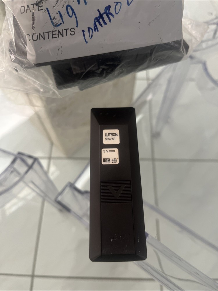 Lutron Telume TIR FSIT RP 3 Volt Programmable Wireless Remote Control Bulk (22)