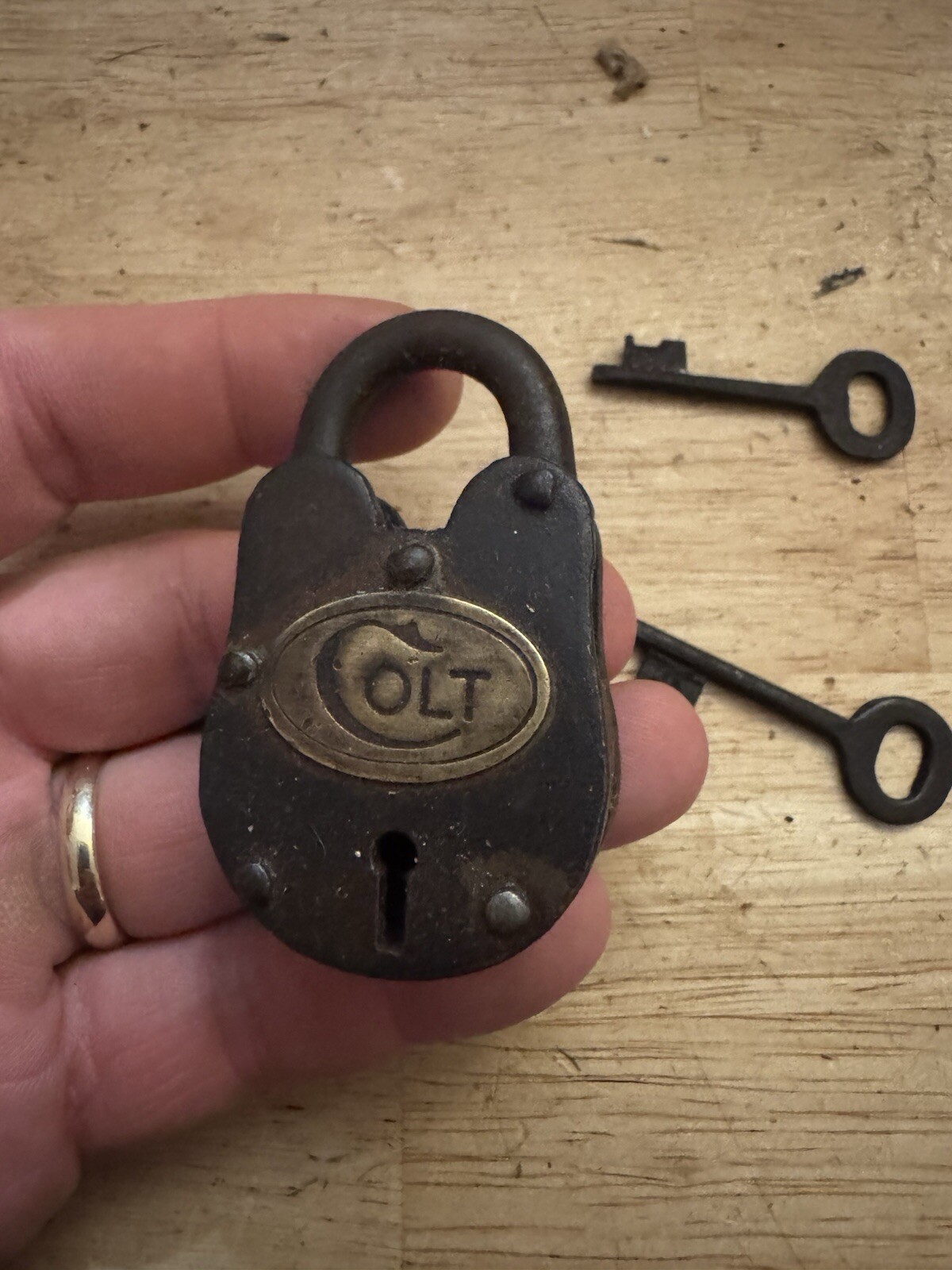 Colt Rifle Padlock Lock Set Gun Firearm Wyatt Earp Memorabilia Keys Home Decor