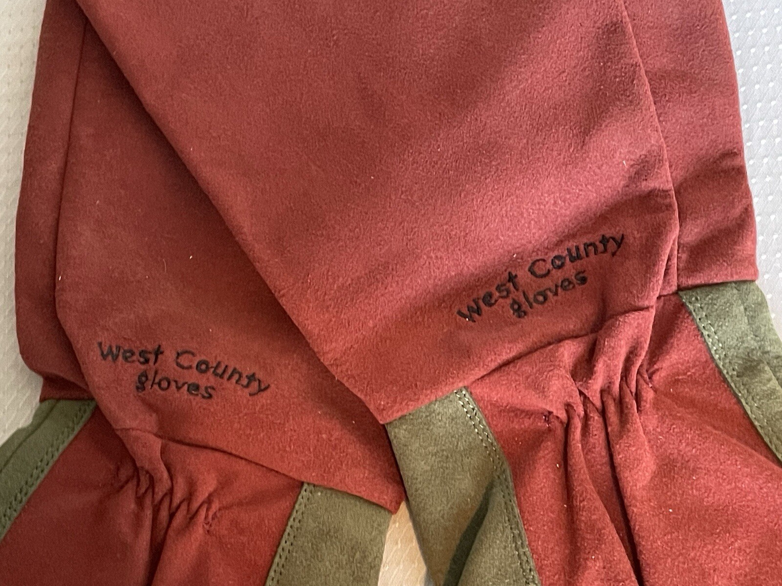 West County Gauntlet Rose Gloves, Ruby, Extra Large, Gardening Gloves New