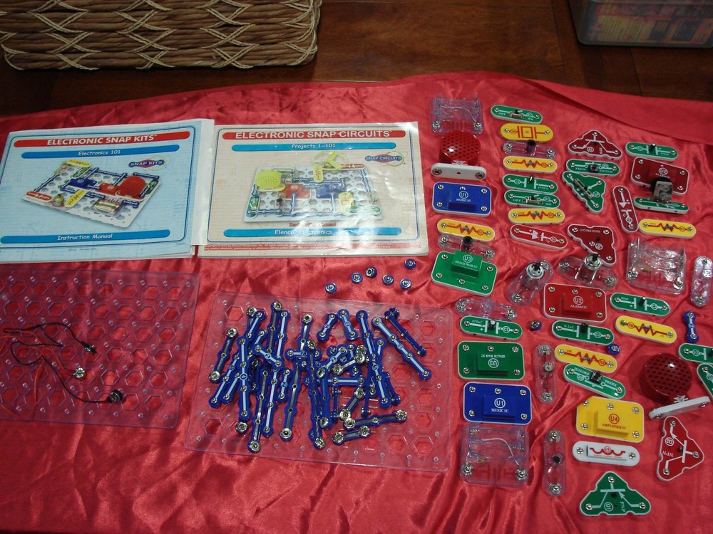 Lot Snap Circuits Electronics 101 + Projects 1-101 Parts Pieces Stem Learning