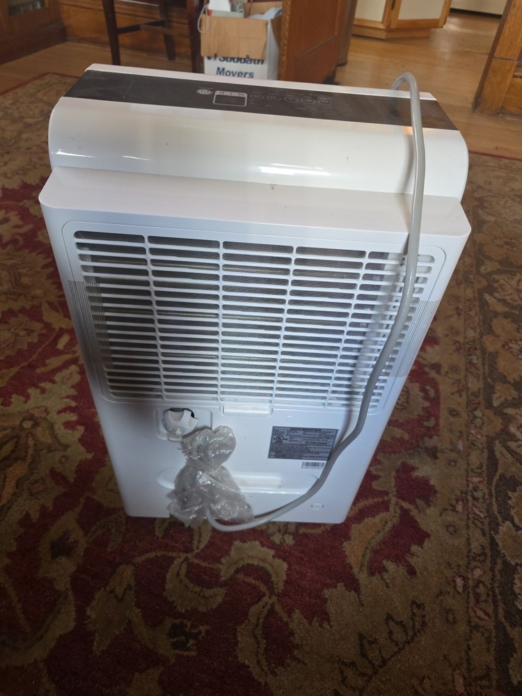 Pelonis Dehumidifier (works)