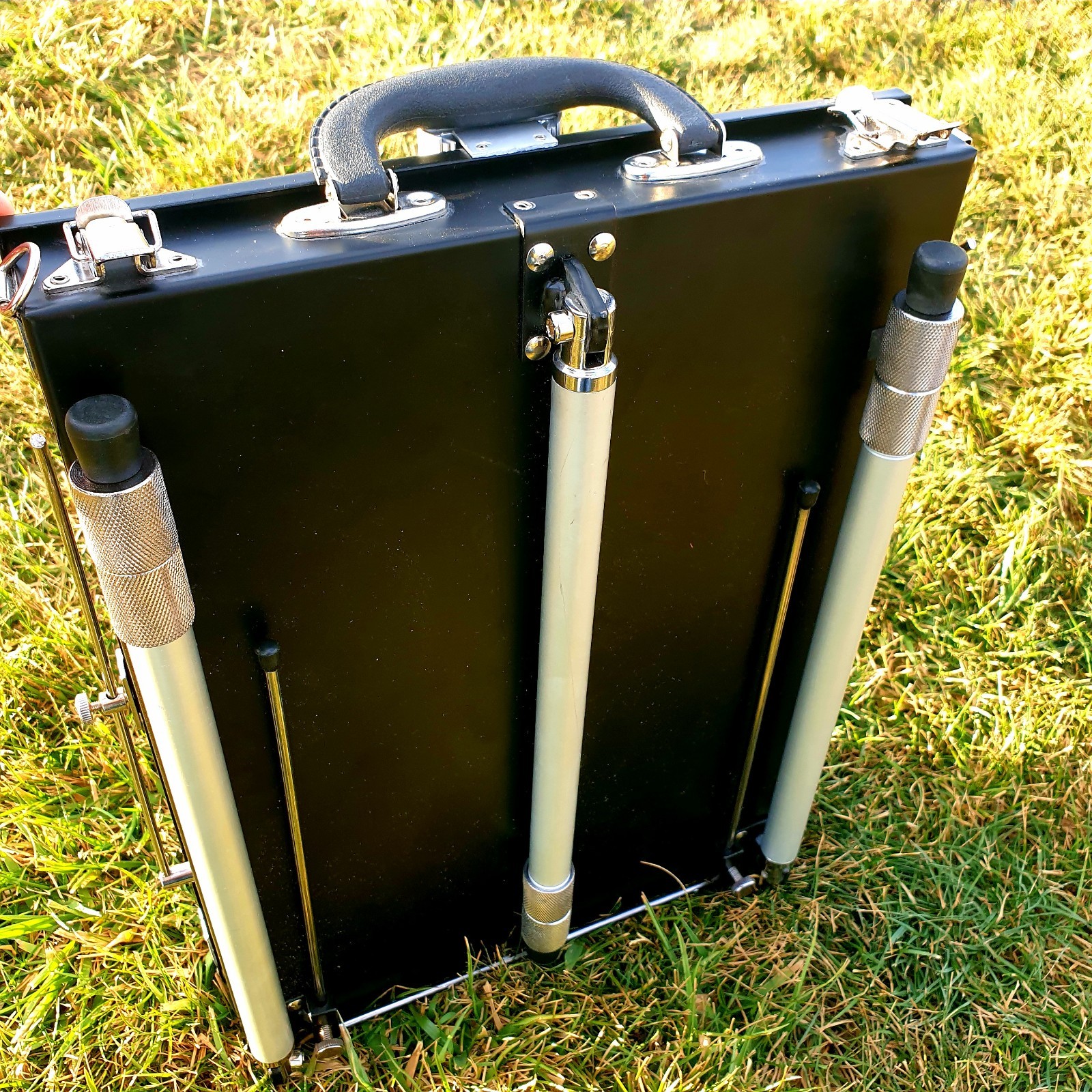 PORTABLE ARTIST EASEL - FULLY ADJUSTABLE STURDY ALUMINUM GREAT CONDITION - ROLFS