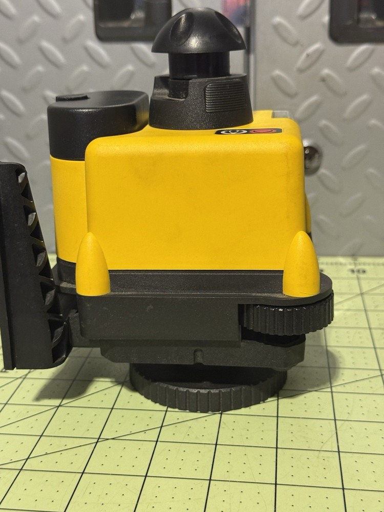 ROBOTOOLZ LASER LEVEL Rt3620-2 WORKS GREAT