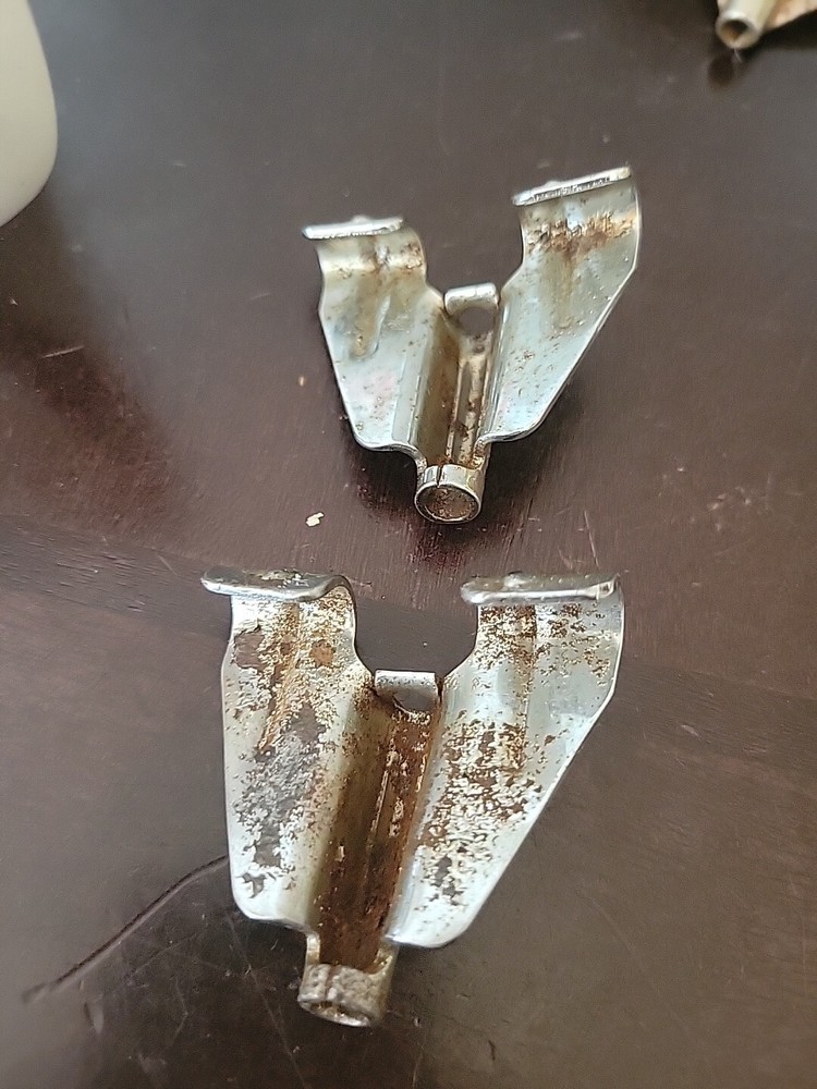 Undranded Key Claws 2Pcs Some Rust Tama?