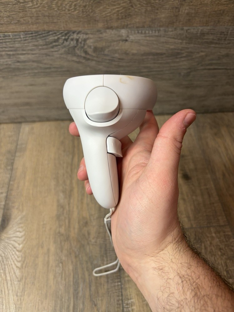 Genuine OEM Original Meta Oculus Quest 2 VR RIGHT Touch Controller Only - Tested