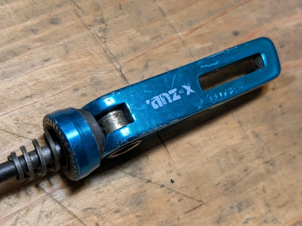 Tranz-X Quick Release Skewer Blue Front