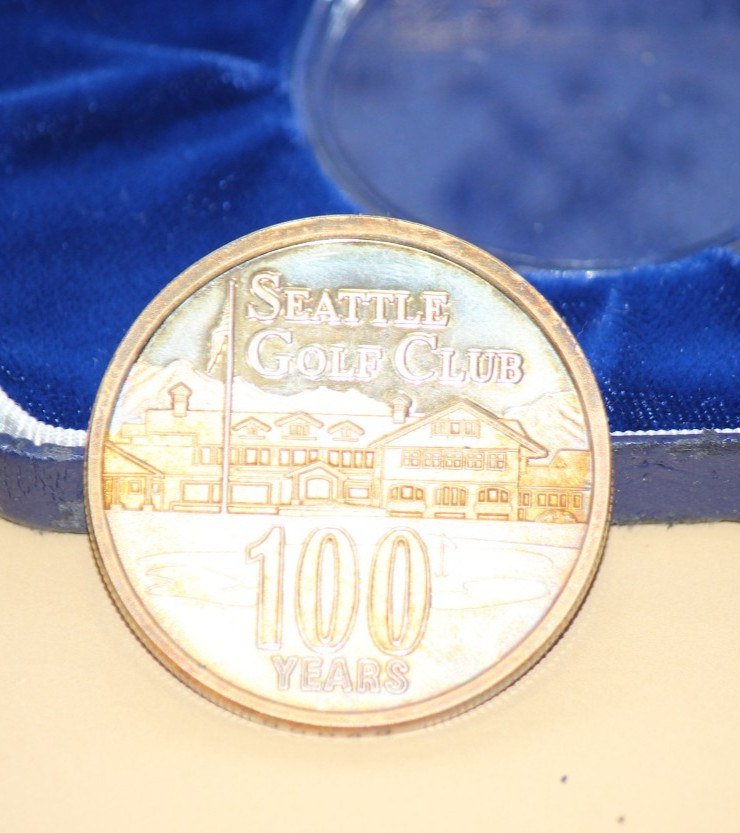Seattle Golf Club Centennial 1900-2000 1 troy ounce Silver Gold Overlay Coin COA