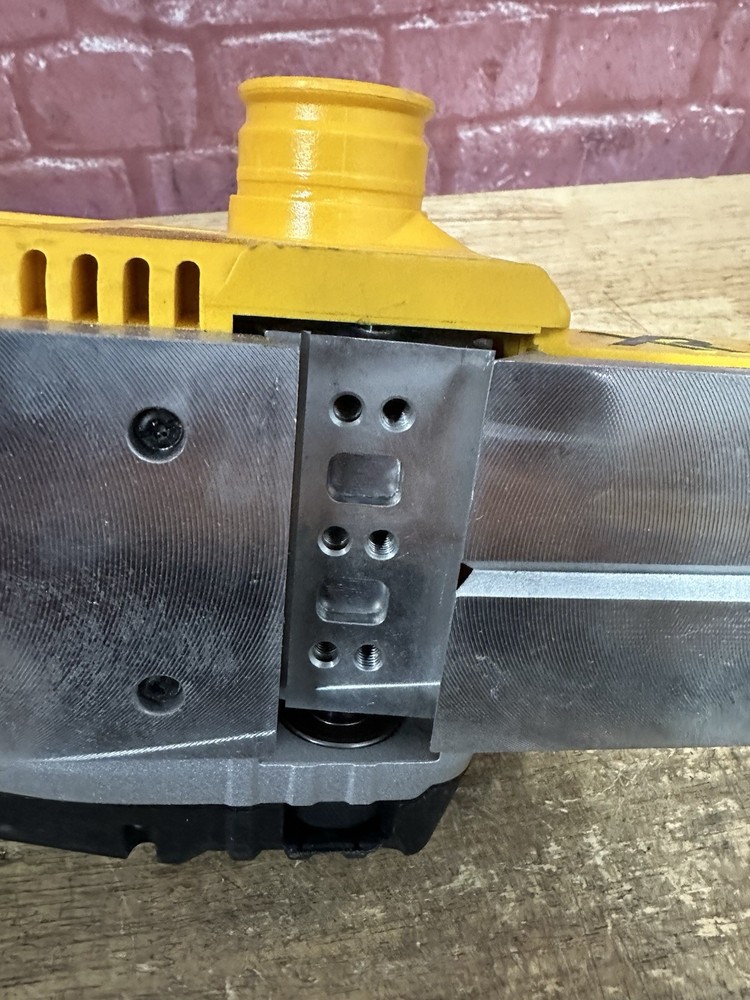 DEWALT 20v Max Wireless Handheld Planer (DCP580B) Tool Only USED
