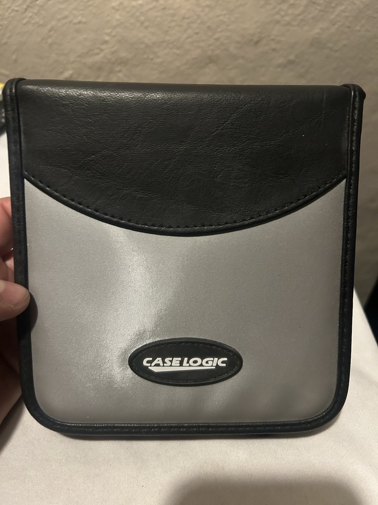 Case Logic Black Silver CD/DVD/Game Holder Wallet Zip Case – Holds 24 Discs