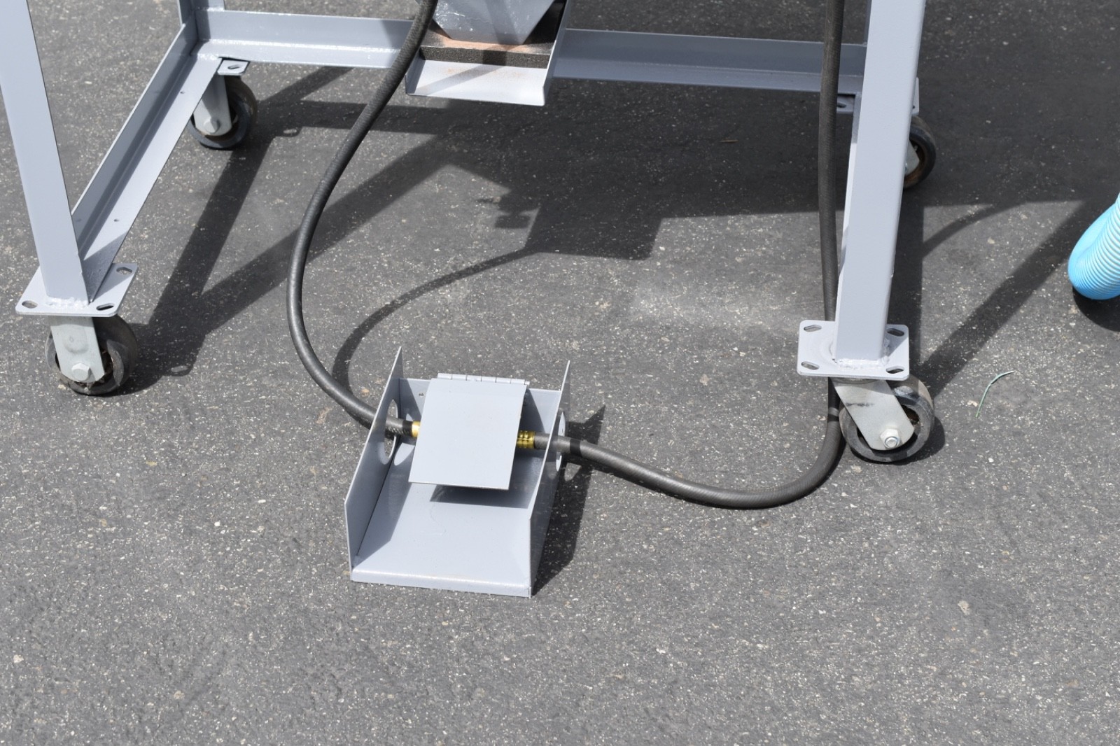 Trinco 36 BP sand blast cabinet with dust collector