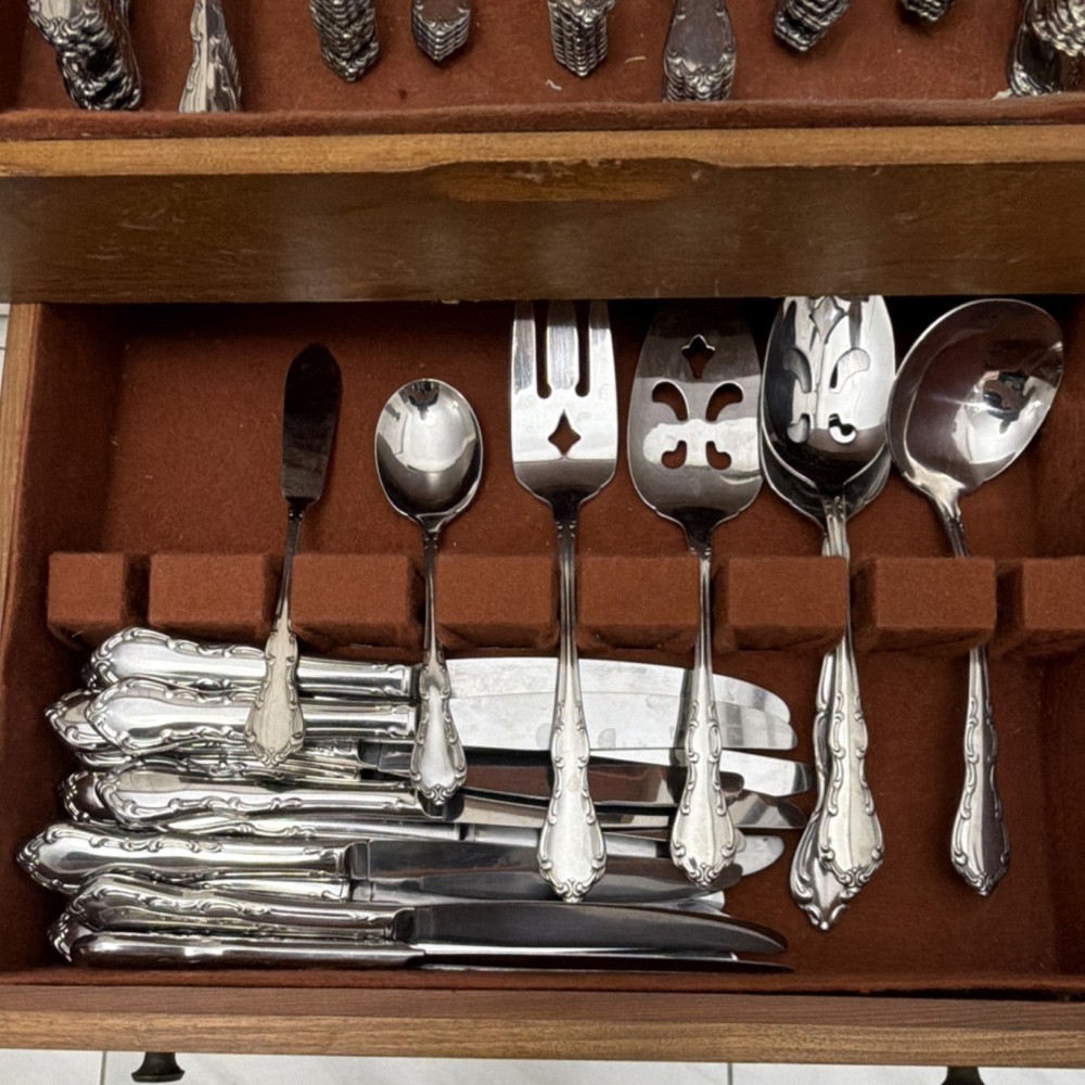 McGraw Tarnish Proof Silver Plated Flatware Set with Chest, Knife, Fork, Spoon