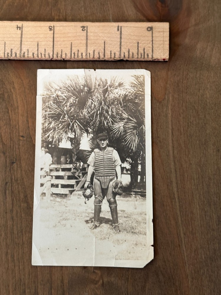 Vintage Baseball Catch 3.5x5.5 (player unknown / location unknown) poor
