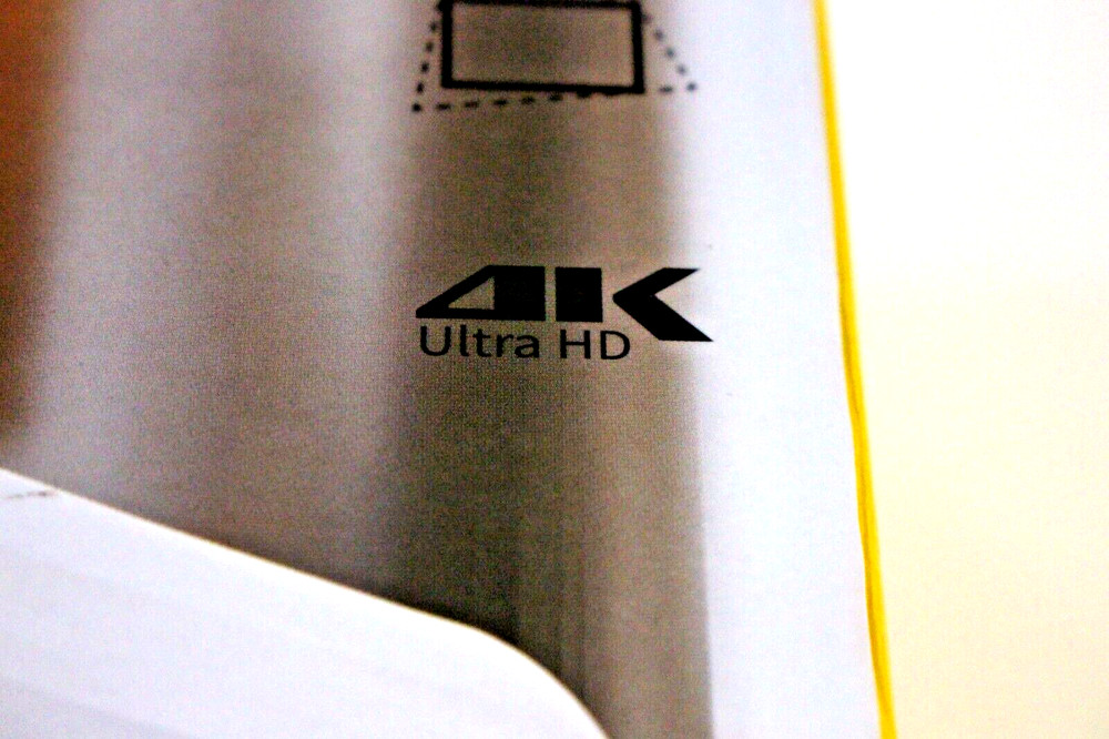 4K ULTRA HD HIGHLIGHT COATING MULTIMEDIA PROJECTOR LED SOURCE