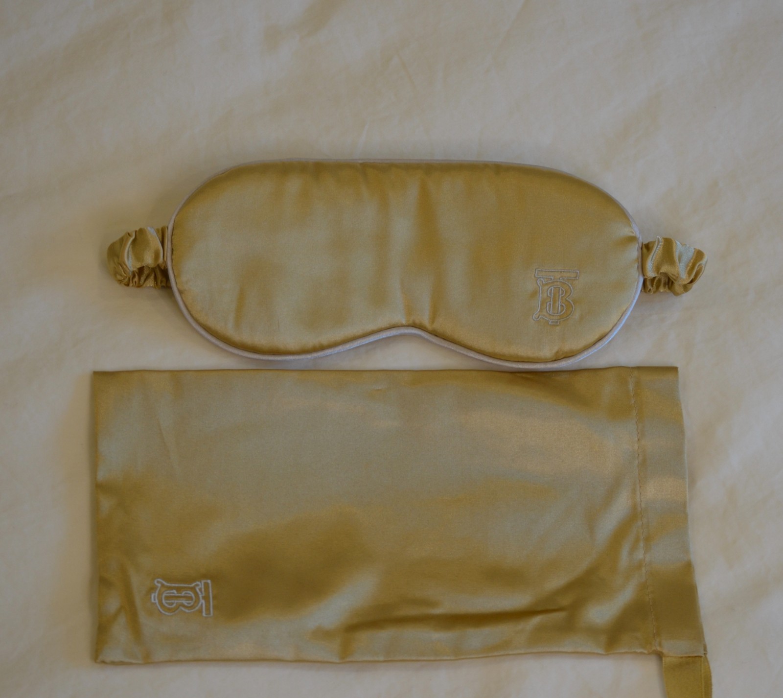 Burberry Beauty Silky Padded Travel Sleep Eye Mask With Pouch & Gift Paper Bag