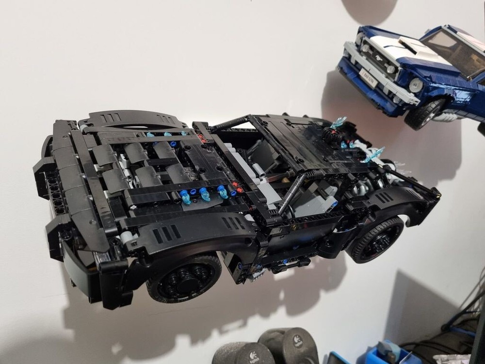 Lego Technic THE BATMAN Batmobile 42127 wall mount display bracket