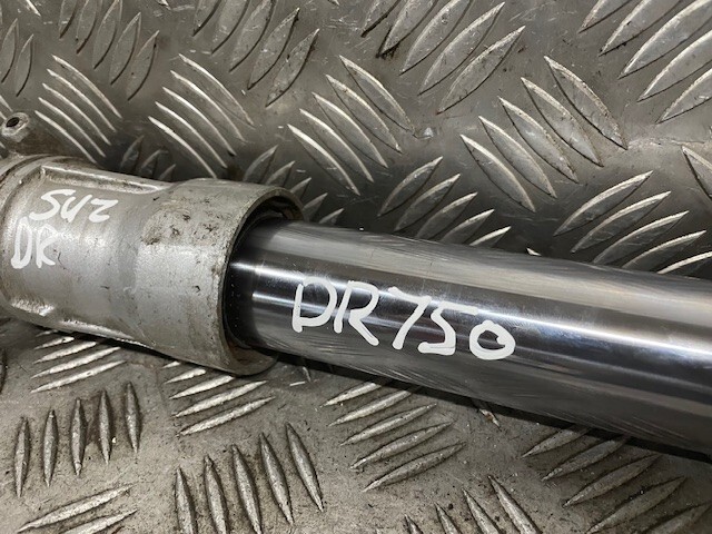 SUZUKI DR750 left fork leg