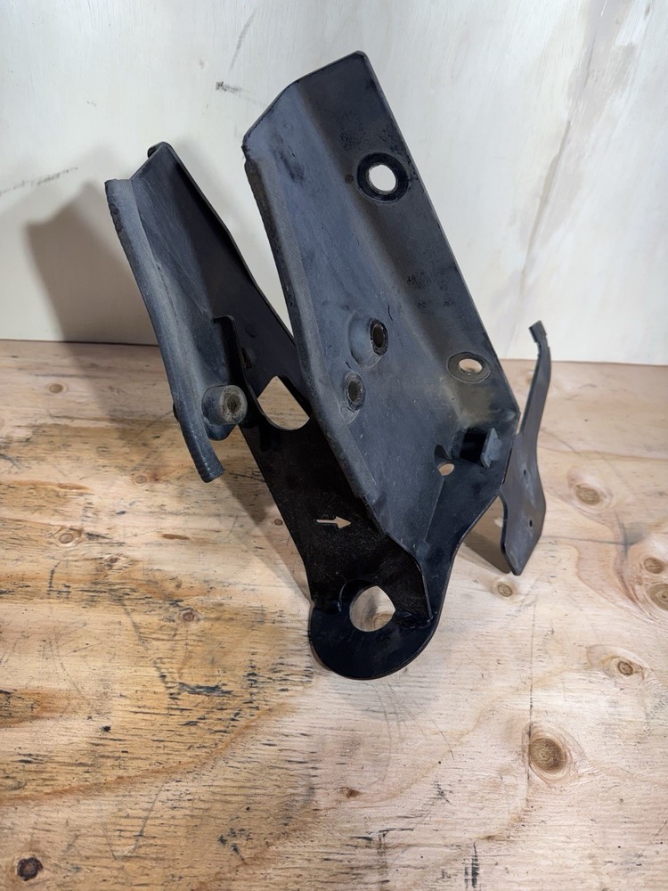 KENWORTH T680 CAB MOUNTBRACKET Left 3774958