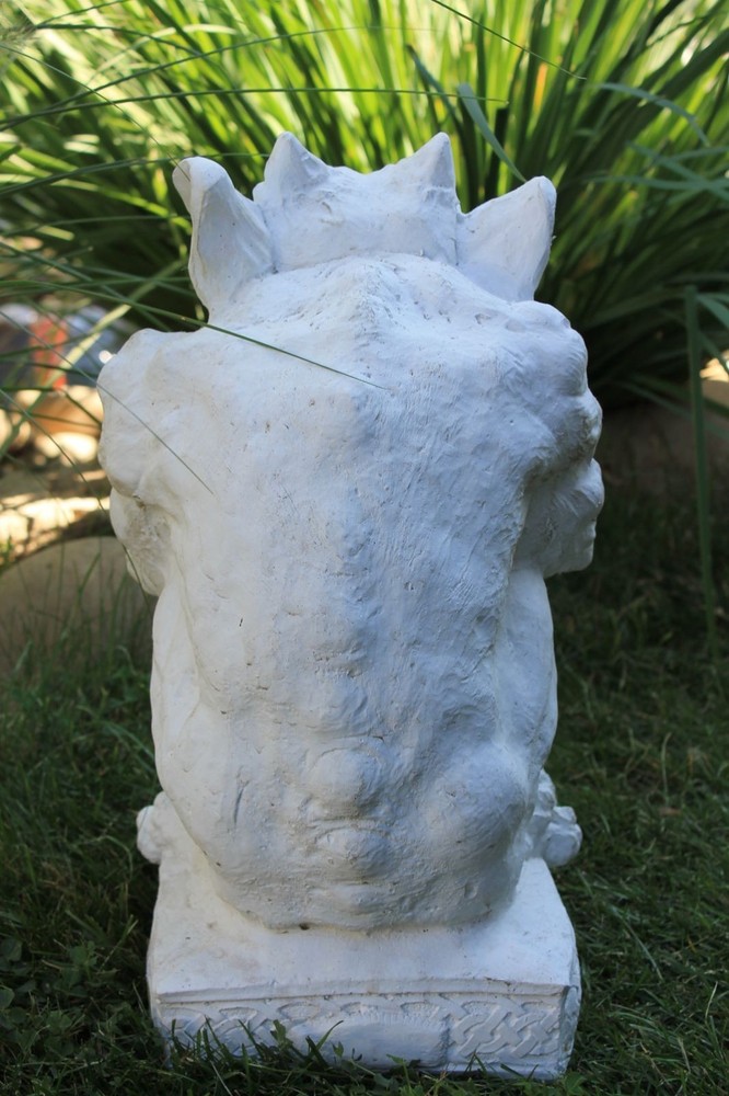 Polyurethane flexible mold with a plastic frame''gargoyle''