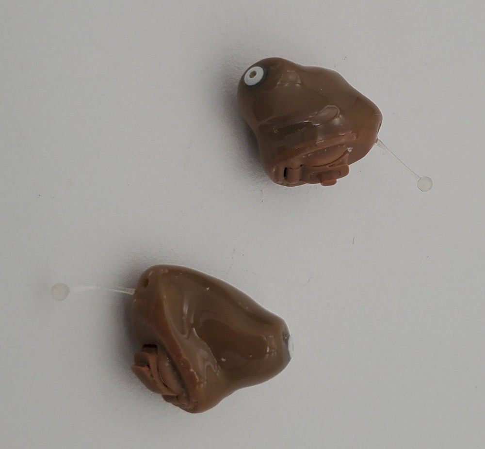 Unitron Hearing Aid ITE In The Ear Pair- Untested