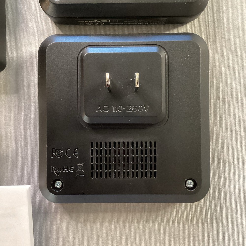 AVANATEK D-3B Wireless Doorbell Kit 2 Plug In Receivers 1 Button Tested Working