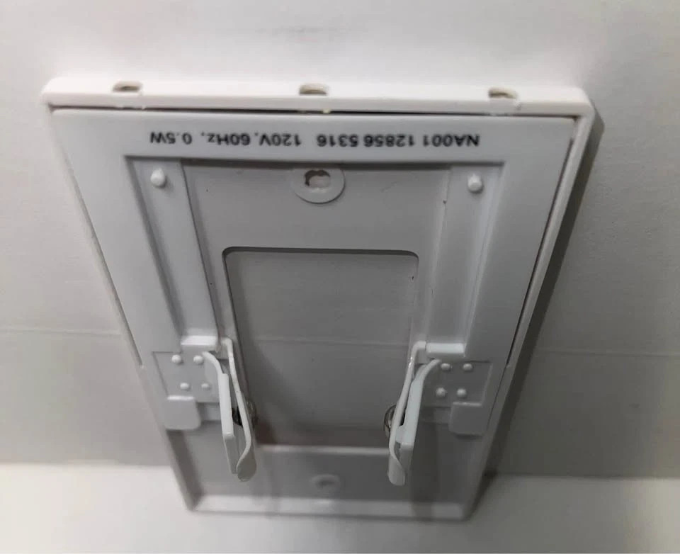 6 PACK WALL OUTLET LED PLATES