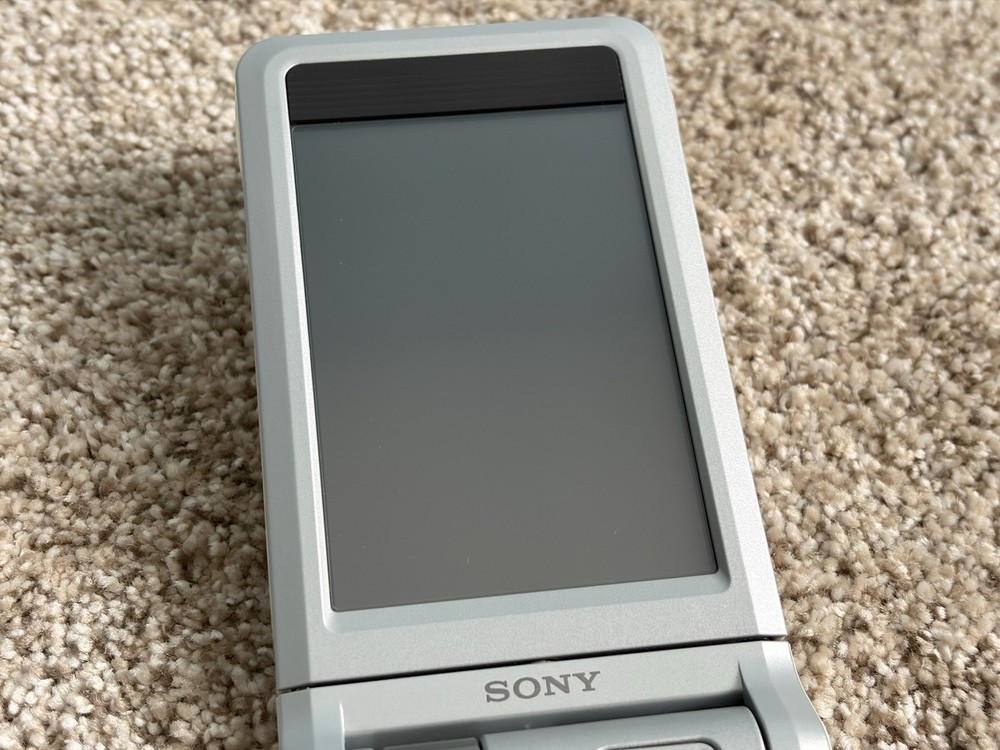 Sony Clié PEG-NR70V/U Personal Entertainment Organizer PDA MINT CIB COMPLETE BOX