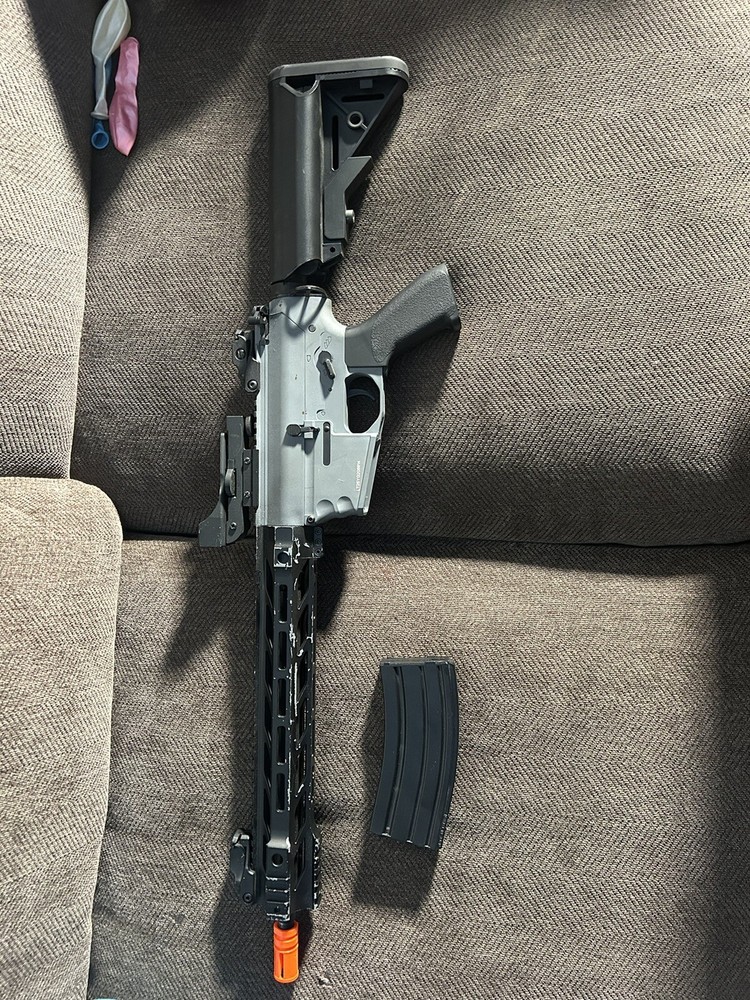 airsoft gun