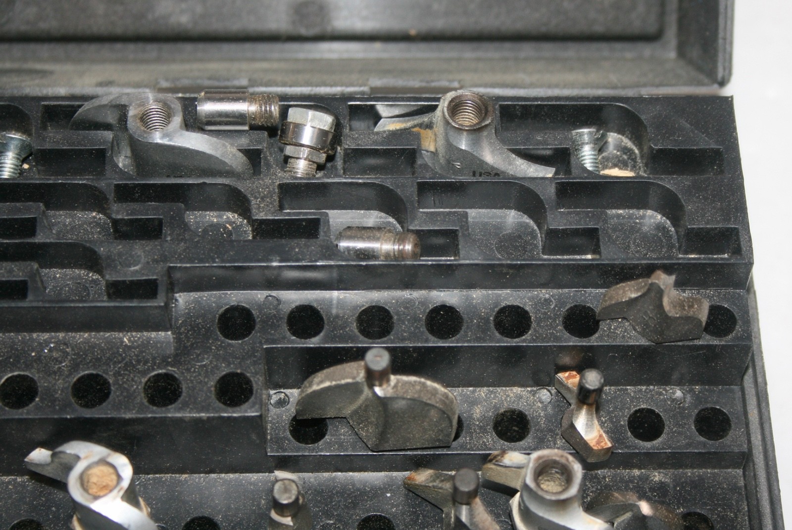 Box Of 10 Pre-Owned Router Bits - FREE SHIPPING