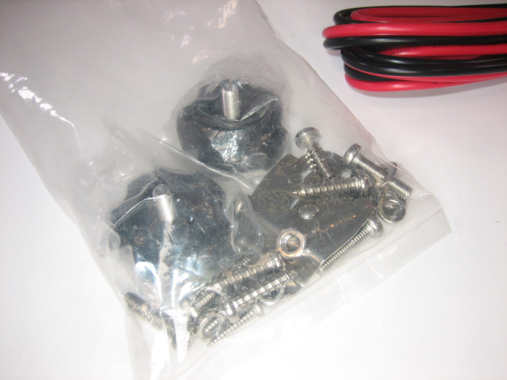 Icom IC-M605 VHF *NEW* Mounting Mount Bracket Knobs Mic Clip Power Cable Hard...