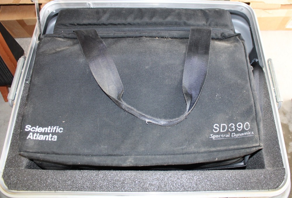 SPS390 Signal Processing Systems Dynamic Signal Analyzer