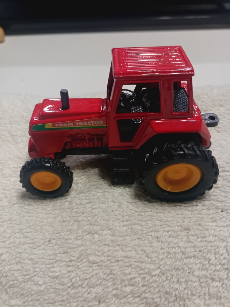 1/32 Motorized Pull and Go Red Farm Tractor
