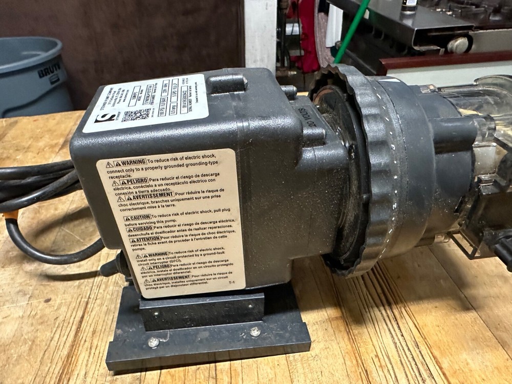 Stenner Metering Pump Model 45MHP2 NEW With 2nd Head!!!