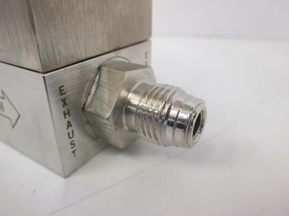 Unit Instruments, UFC-1200A, Mass Flow Controller, 300 SCCM, CL2, Used