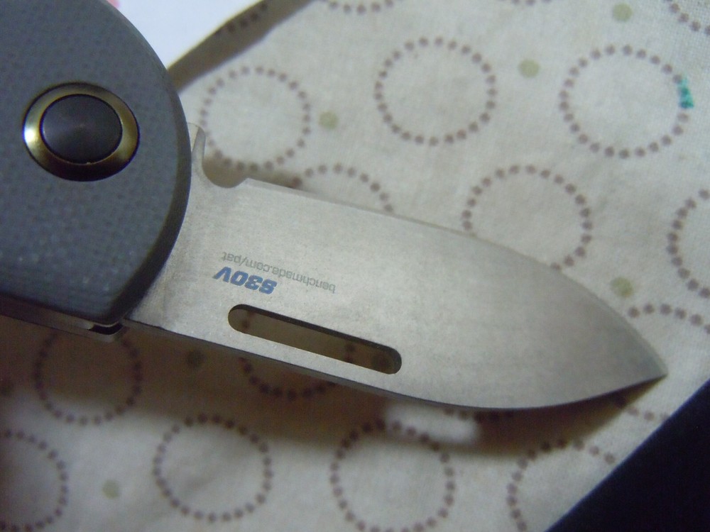 BENCHMADE WEEKENDER 317 FOLDING BLADE KNIFE.