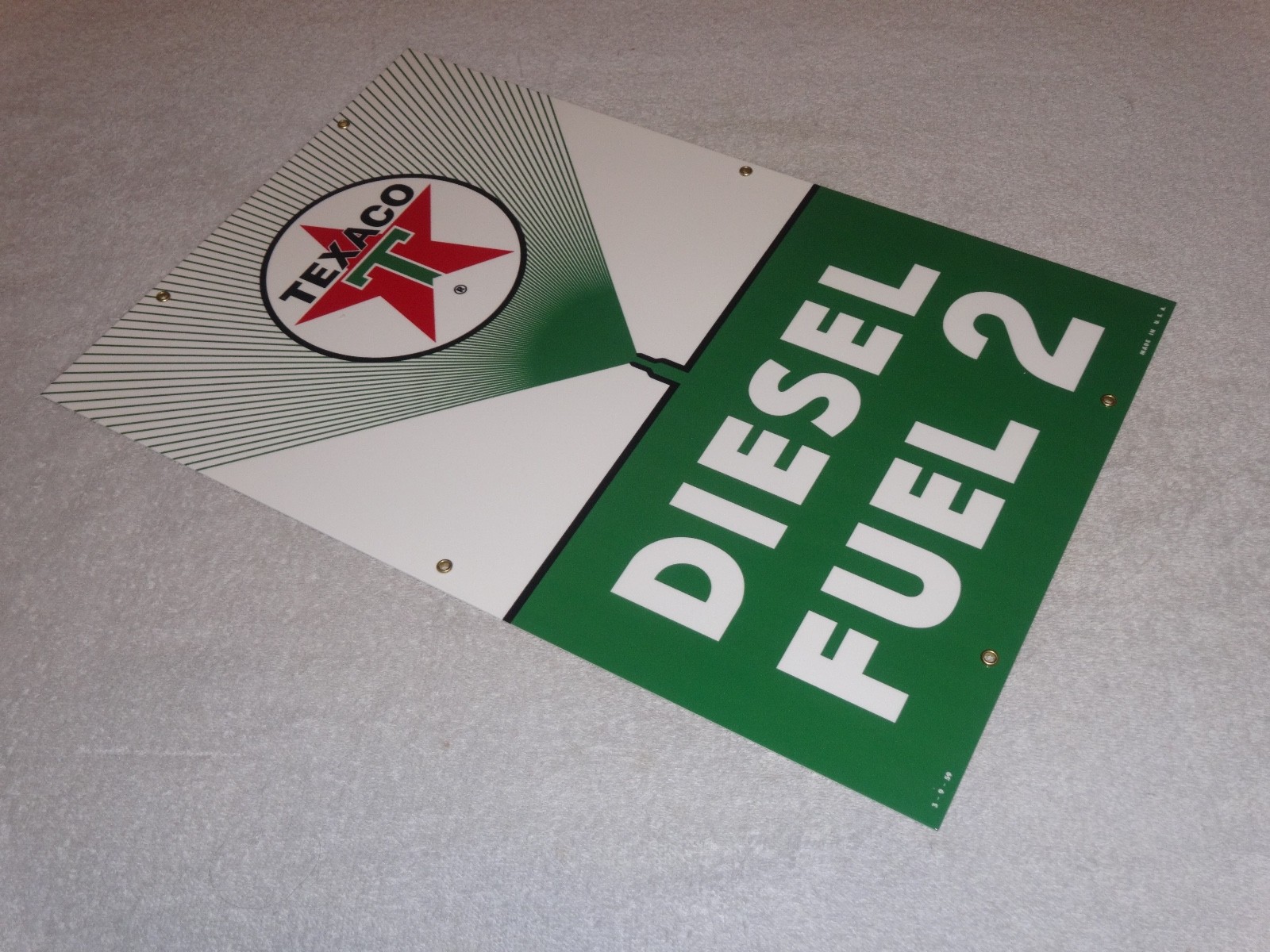 VINTAGE TEXACO DIESEL FUEL 2 GREEN SPRAYER 18" PORCELAIN METAL GASOLINE OIL SIGN