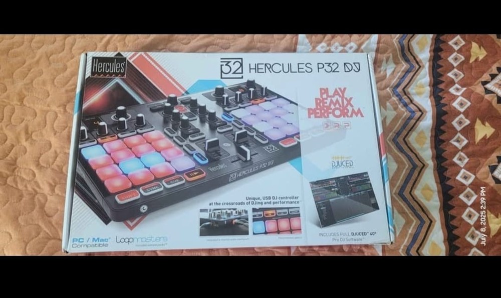 Hercules P32 DJ Controller 32 Pads DJUCED Software Loop Sampler Filter