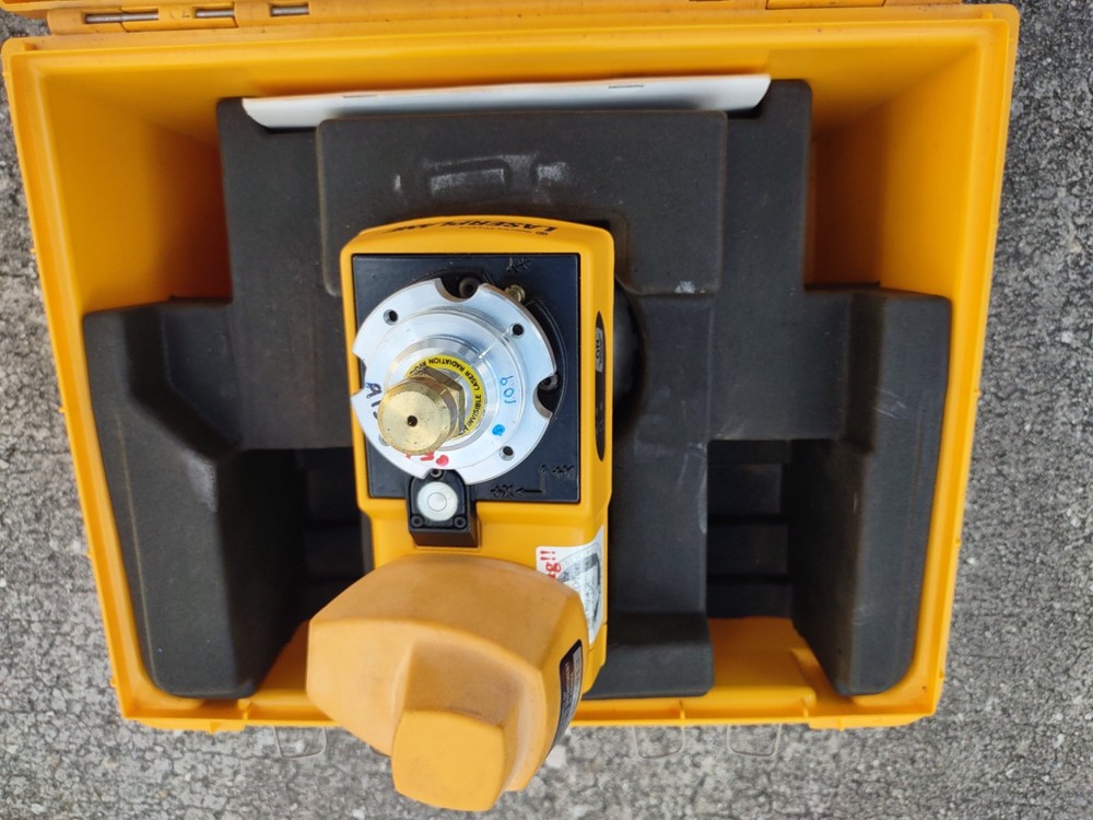 Spectra Physics Laser Plane Leveling System 130 with Case & Manual