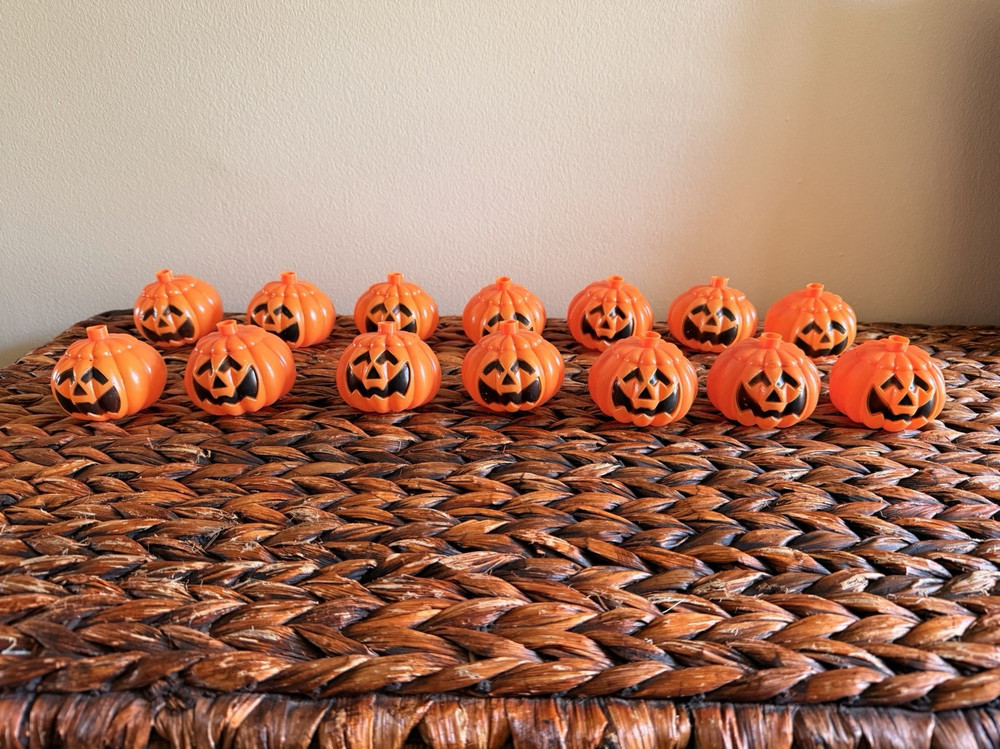 14 Plastic Halloween Pumpkin Jack-O'-Lanterns Orange Black string light covers