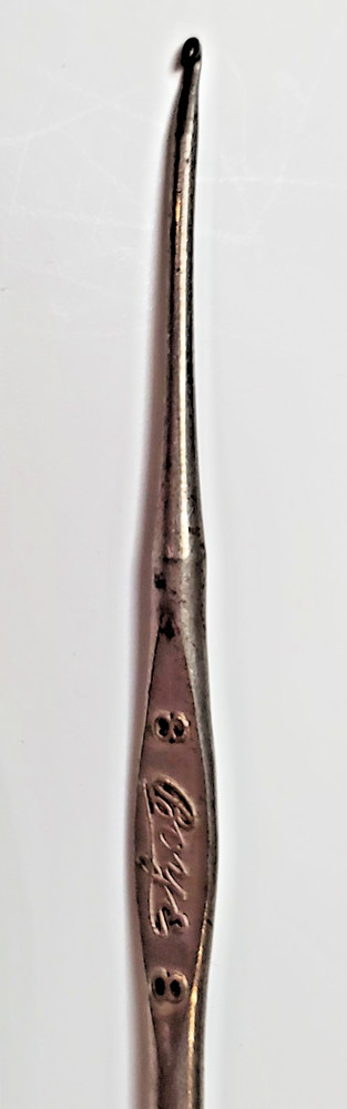 7 small tip crochet hooks Milward Boyle Bates Hero