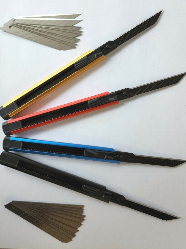 24 PC Bundle - 20 Blades + 4 9mm Knives - 30 & 60 Degree Blades - Extra Sharp!