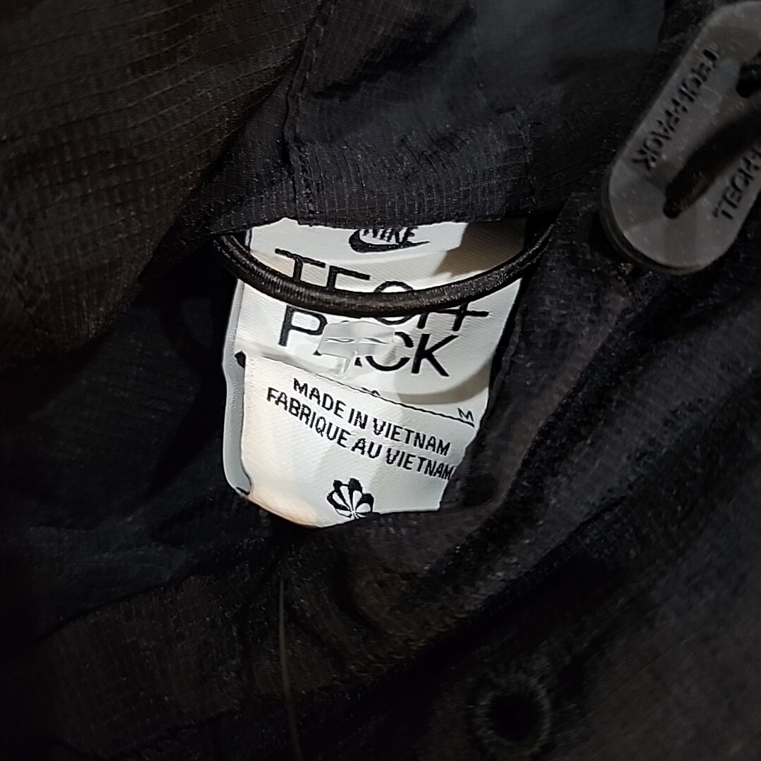 Medium Nike Sportswear Tech Pack Hooded Woven Black Jacket FN2632-010 Pullover