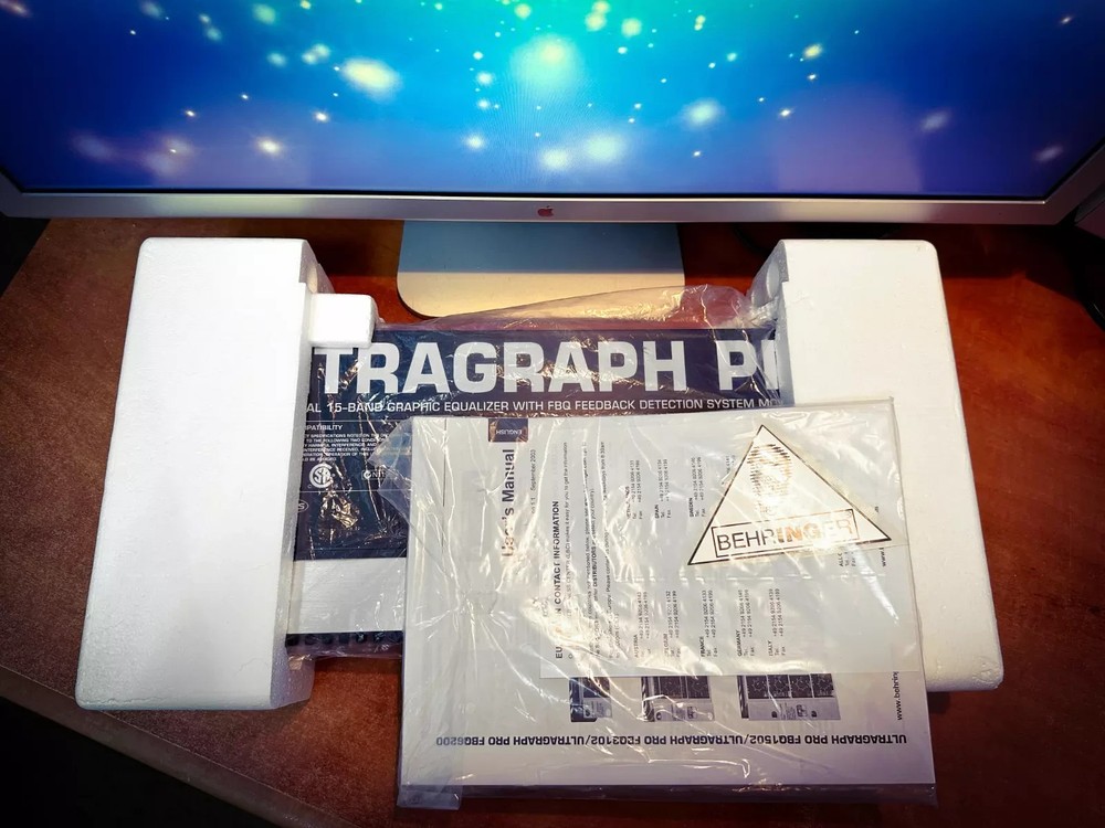 Behringer FBQ1502 Stereo Graphic Equalizer XLR Inputs