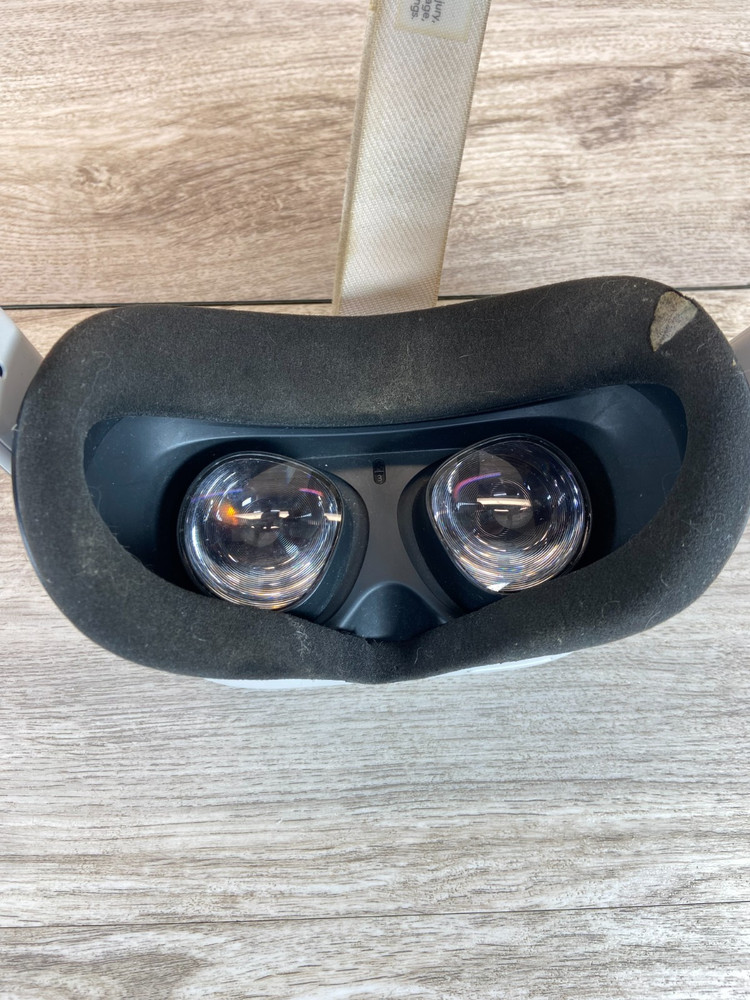 Meta Oculus Quest 2 128GB Virtual Reality Headset Only (OCQ128B) Untested White