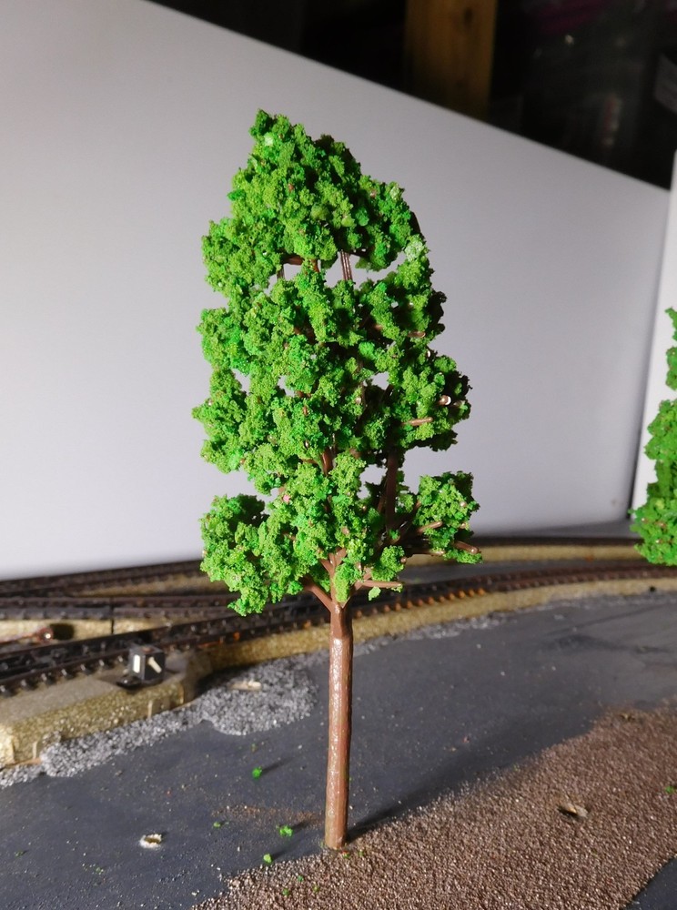 10 Medium Green Deciduous Trees, 160 mm Tall