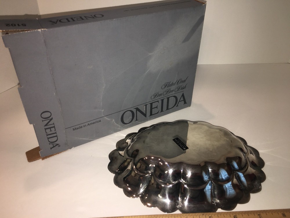 Vintage Oneida Fluted Oval Bon Bon Dish in Original Box