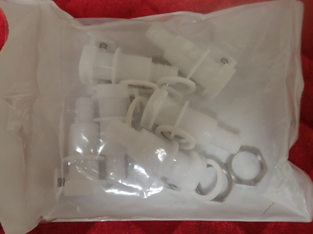 Sterlitech Quick Coupling Panel Mt. - Socket, Valved 3/8" - H.B. w/Gasket & Nut