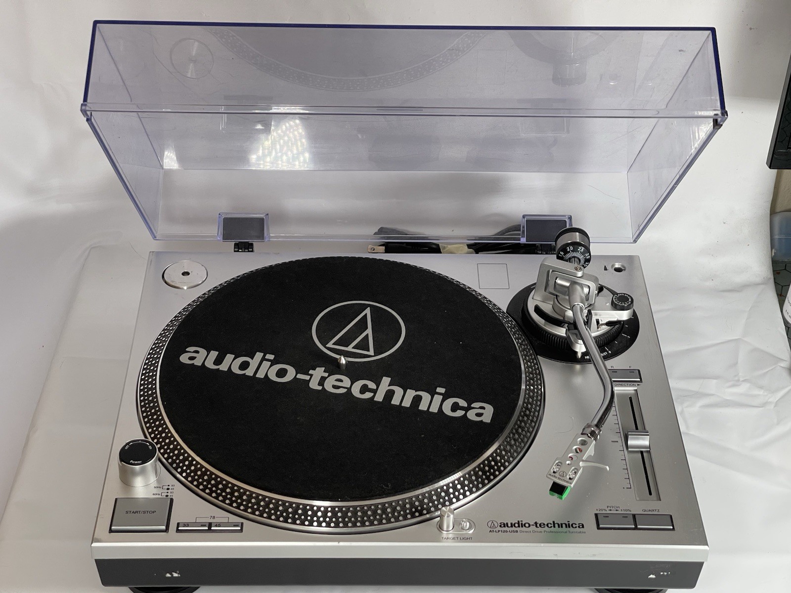 Audio-Technica AT-LP120-USB Direct-Drive Professional Turntable READ