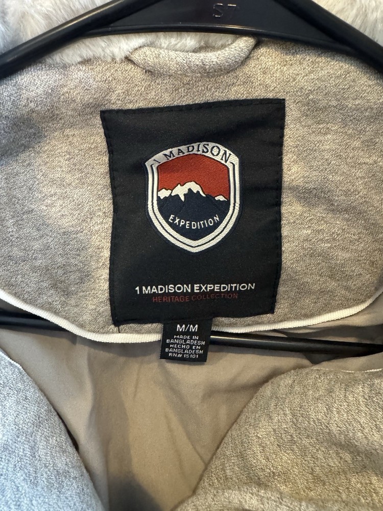 1 MADISON EXPEDITION JACKET SIZE MEDIUM FULL ZIP HOODED